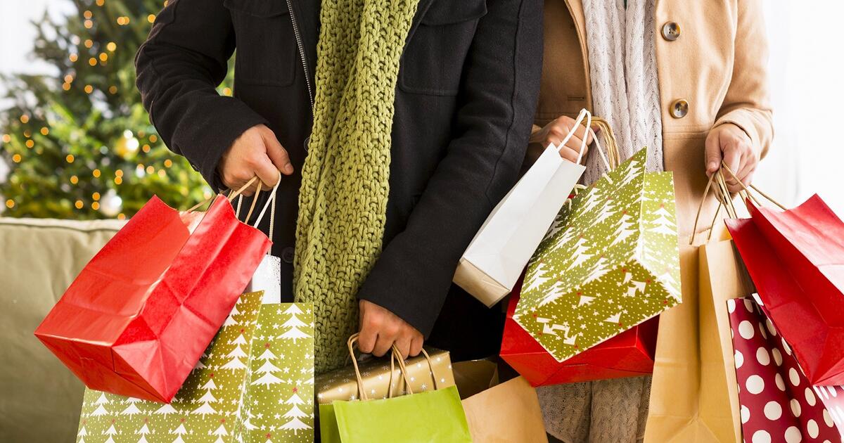 Evita despilfarrar en las compras navideñas con estas estrategias