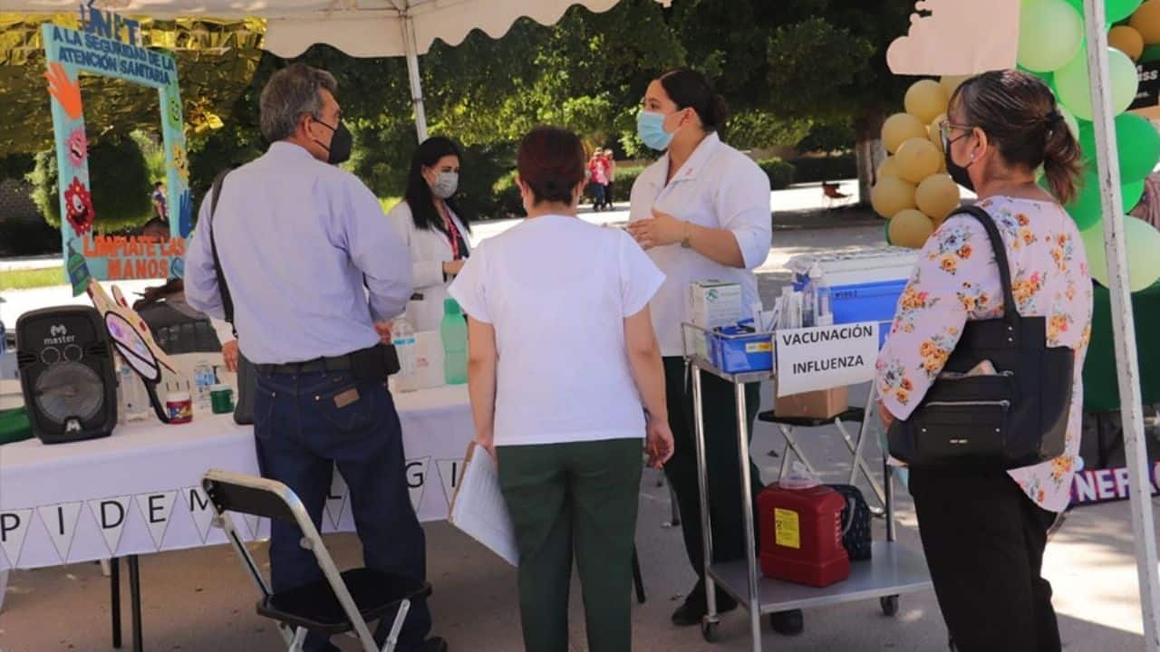 IMSS realiza feria del adulto mayor;  brinda servicios de forma gratuita