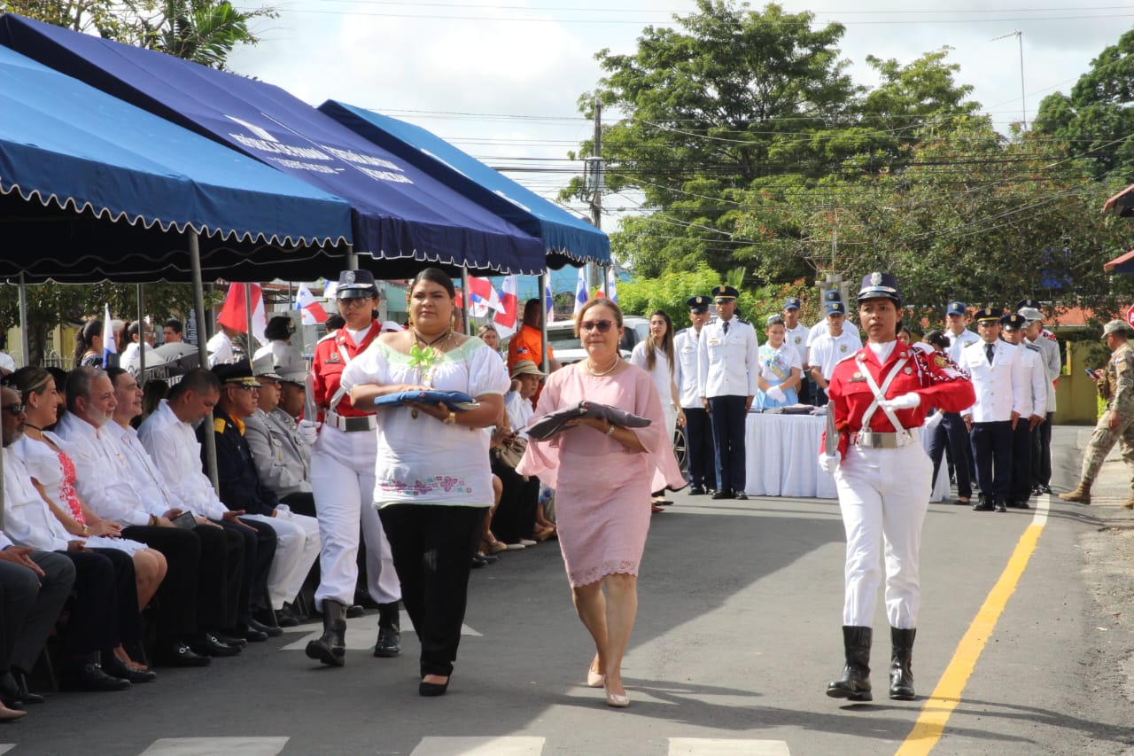 Autoridades de la CSS de Coclé, participante de cremación de banderas